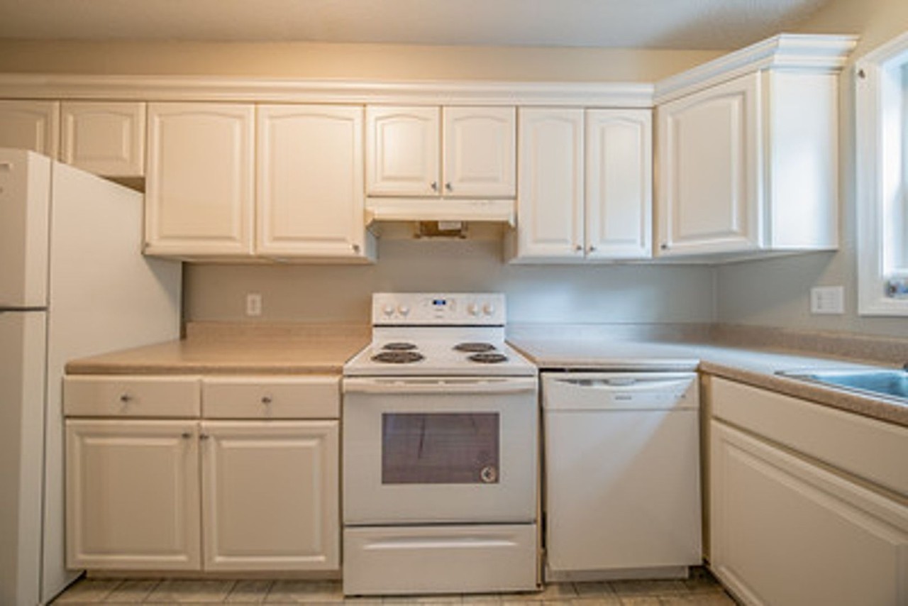 400 Davie Rd - Photo 4 of 23