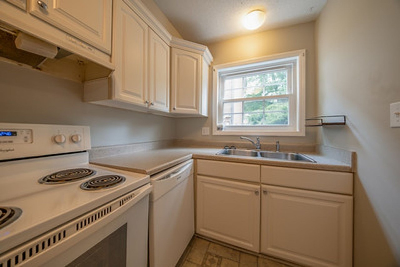 400 Davie Rd - Photo 5 of 23