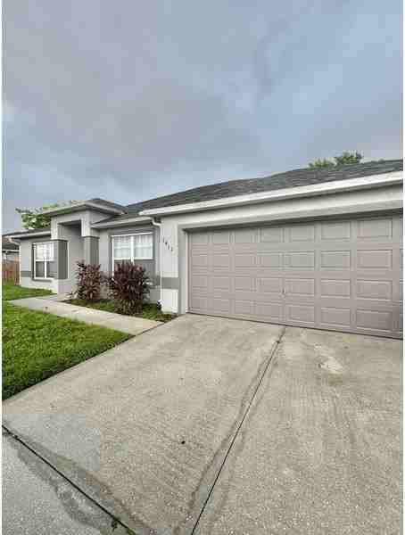 1412 Ne 43rd Ter - Photo 3 of 35
