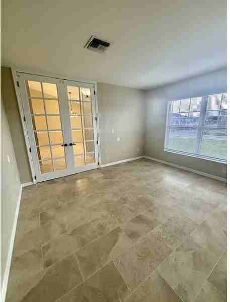 1412 Ne 43rd Ter - Photo 5 of 35