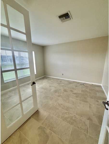 1412 Ne 43rd Ter - Photo 6 of 35