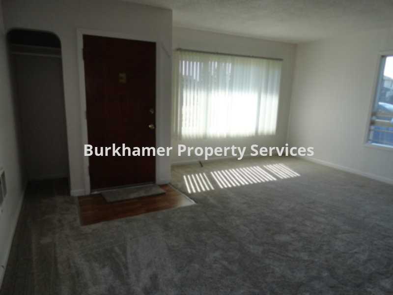 108 E King St - Photo 3 of 17