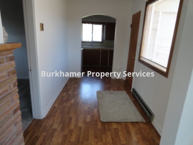 108 E King St - Photo 5 of 17