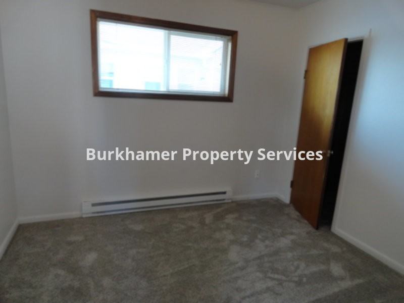 108 E King St - Photo 6 of 17