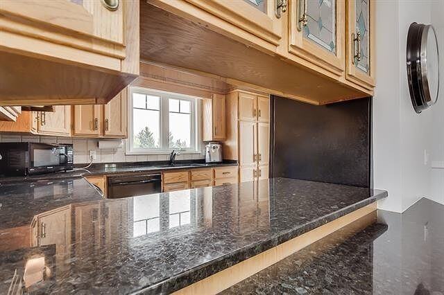 47 Macewan Park Pl Nw - Photo 2 of 22