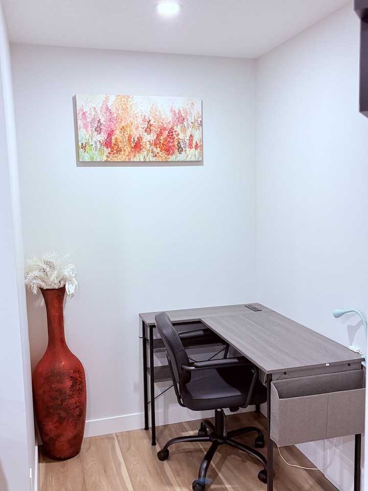 12 Edith Cres Nw - Photo 4 of 21