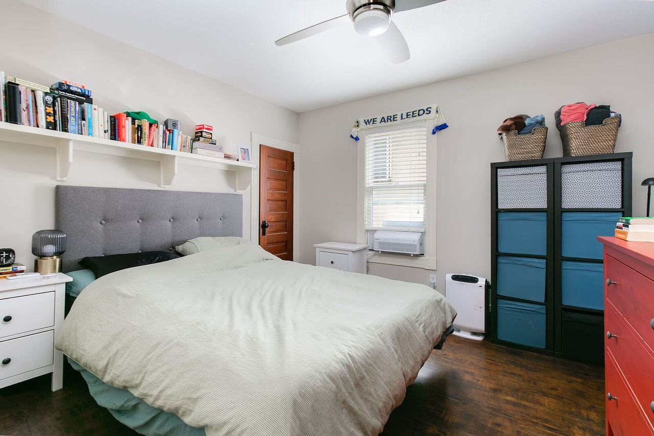 107 23 Ave Sw - Photo 6 of 26