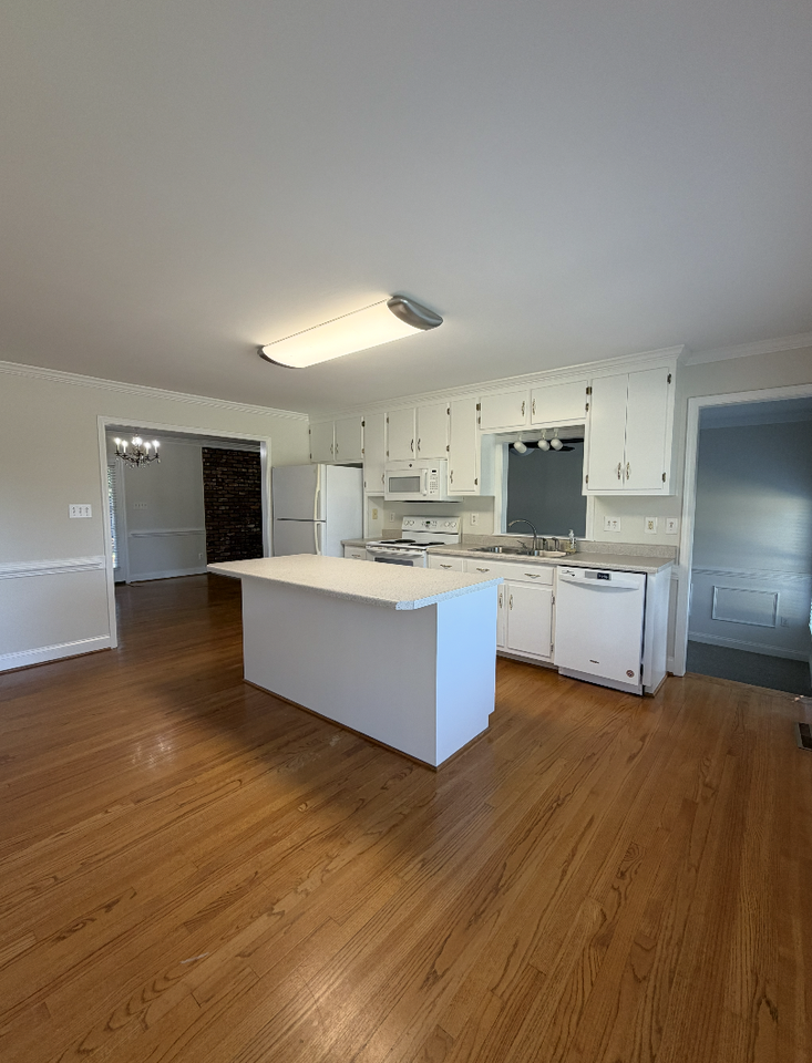 910 Westhaven St #NA - Photo 2 of 5