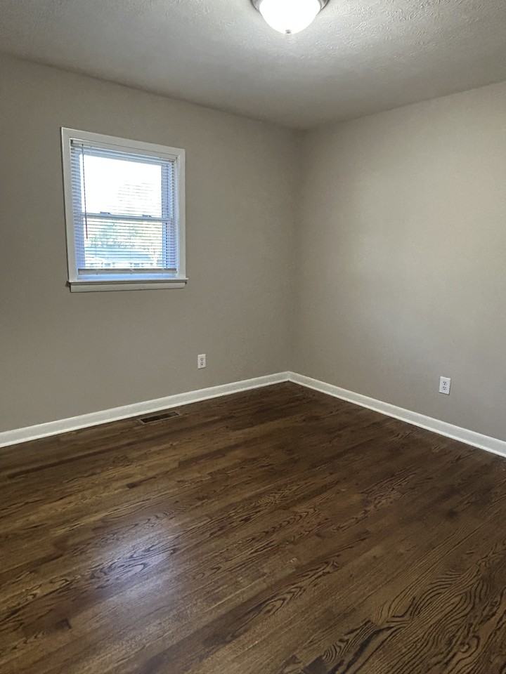 282 Clark Cir #282 - Photo 7 of 8
