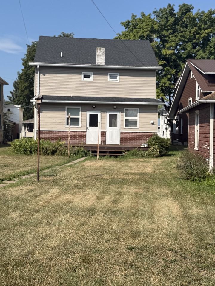 709 Park St #709 - Photo 3 of 14