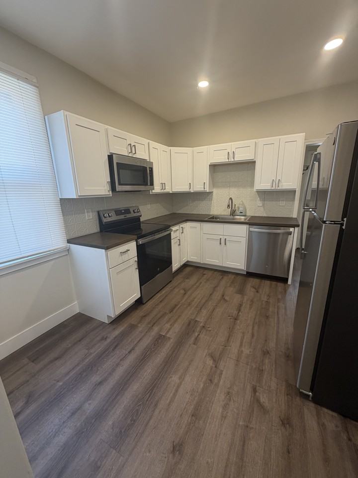 709 Park St #709 - Photo 5 of 14