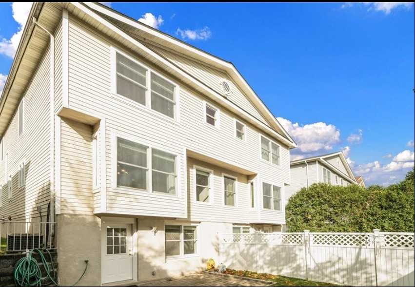 186 Woodside Ave #184 - Photo 3 of 22