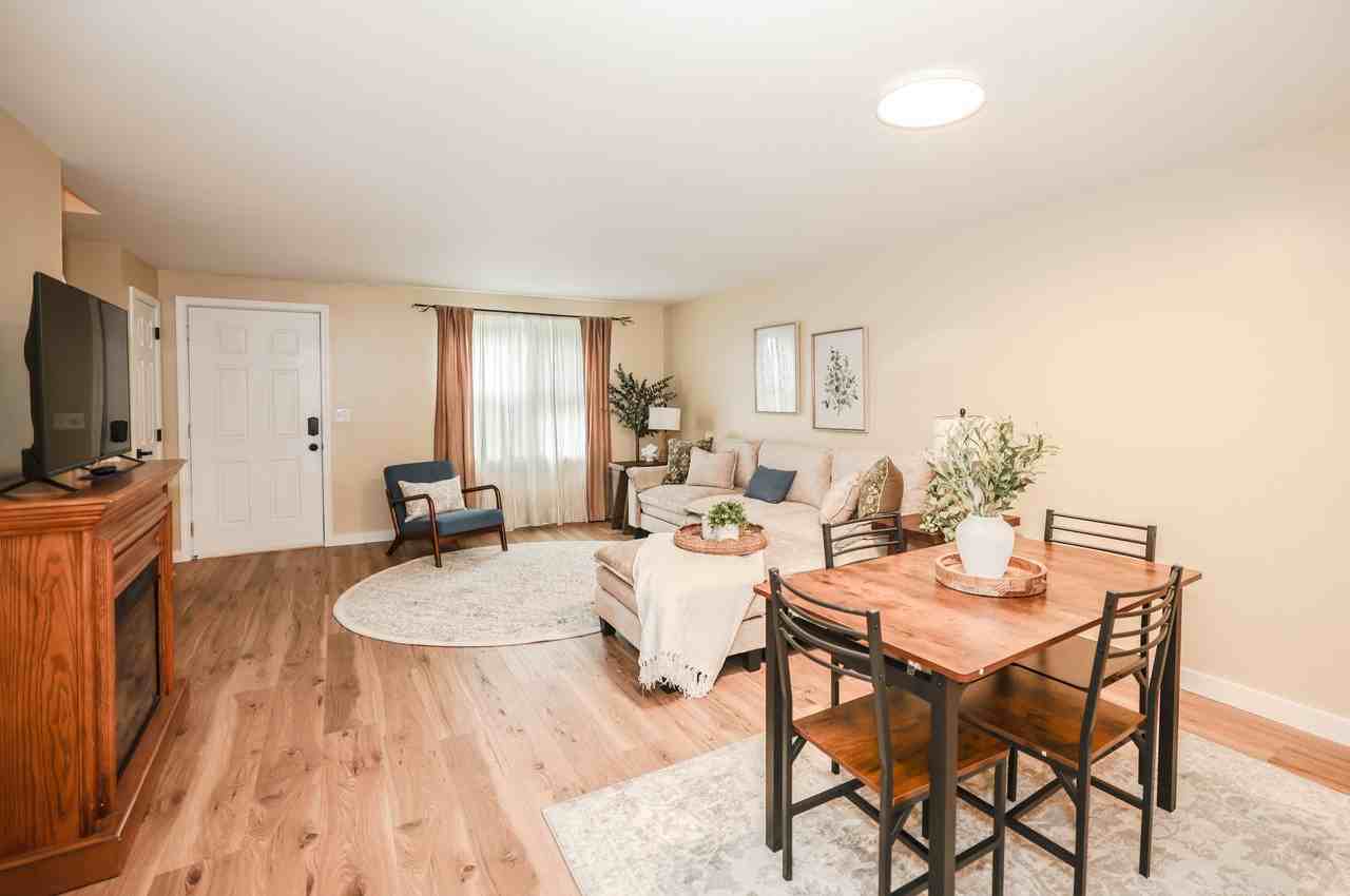 17 Oakwood Cir #2 - Photo 6 of 16