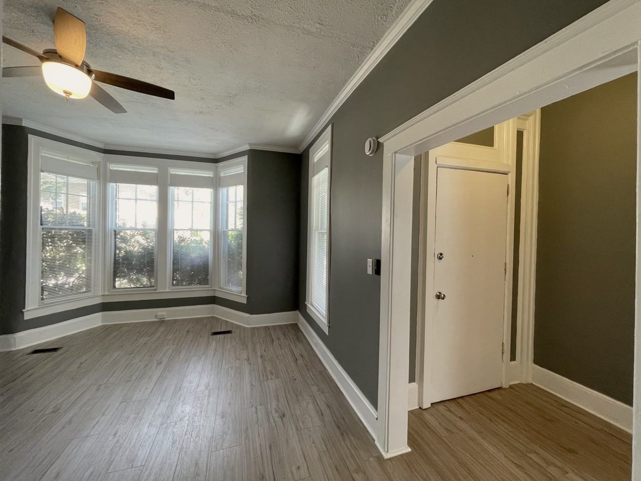419 W Gray St #A - Photo 2 of 25