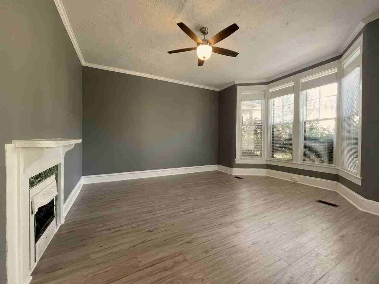 419 W Gray St #A - Photo 3 of 25