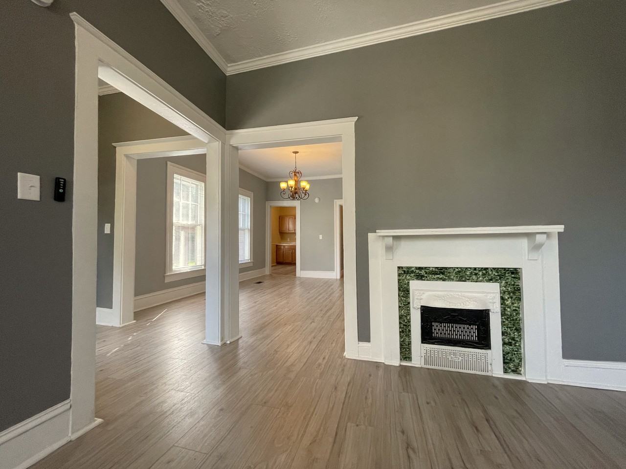 419 W Gray St #A - Photo 6 of 25