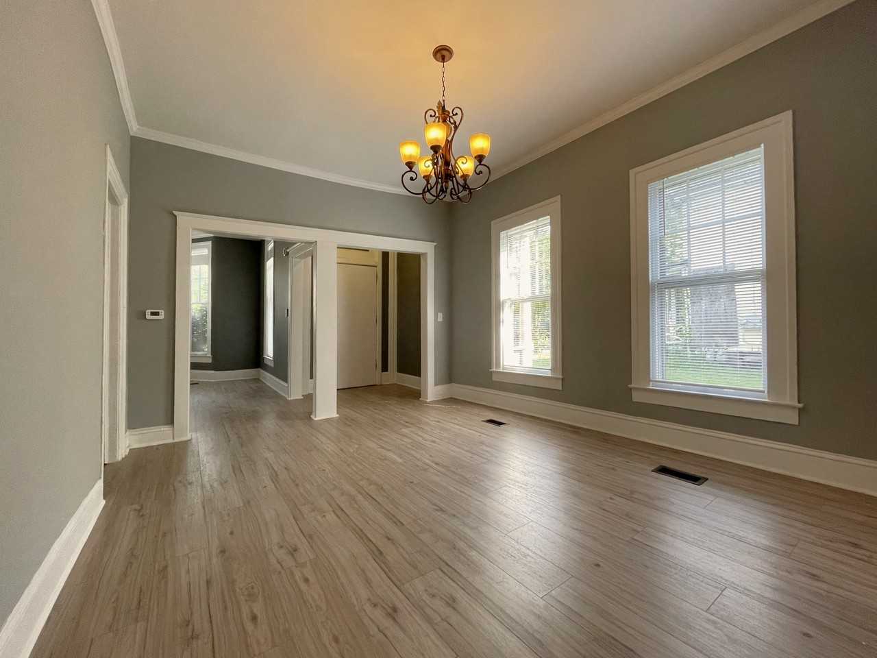 419 W Gray St #A - Photo 7 of 25