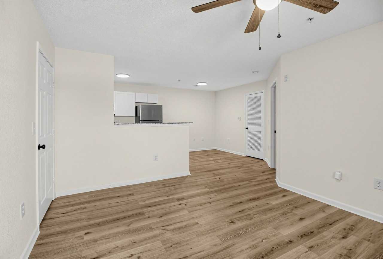 Southern View Apartments - Photo 4 of 50