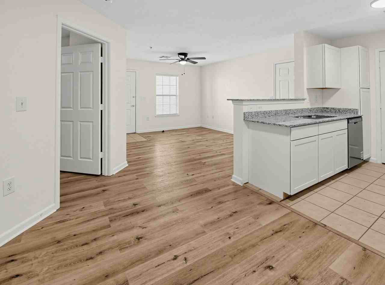 Southern View Apartments - Photo 5 of 50