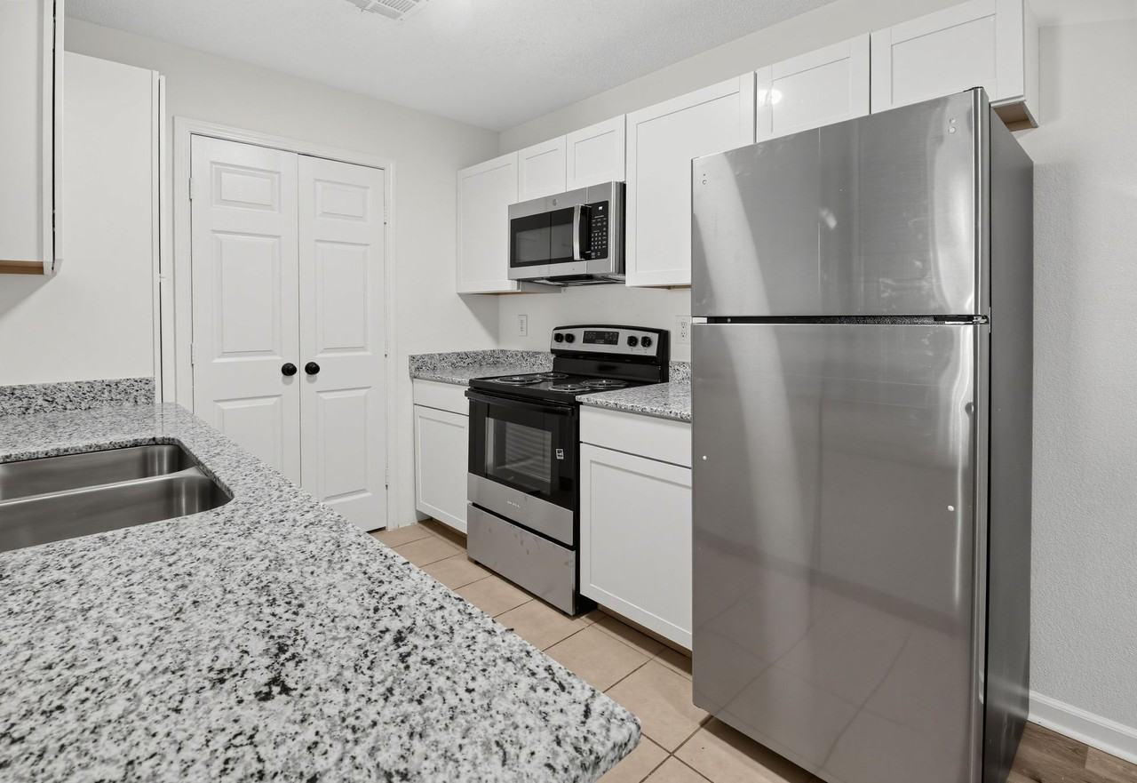 Southern View Apartments - Photo 7 of 50