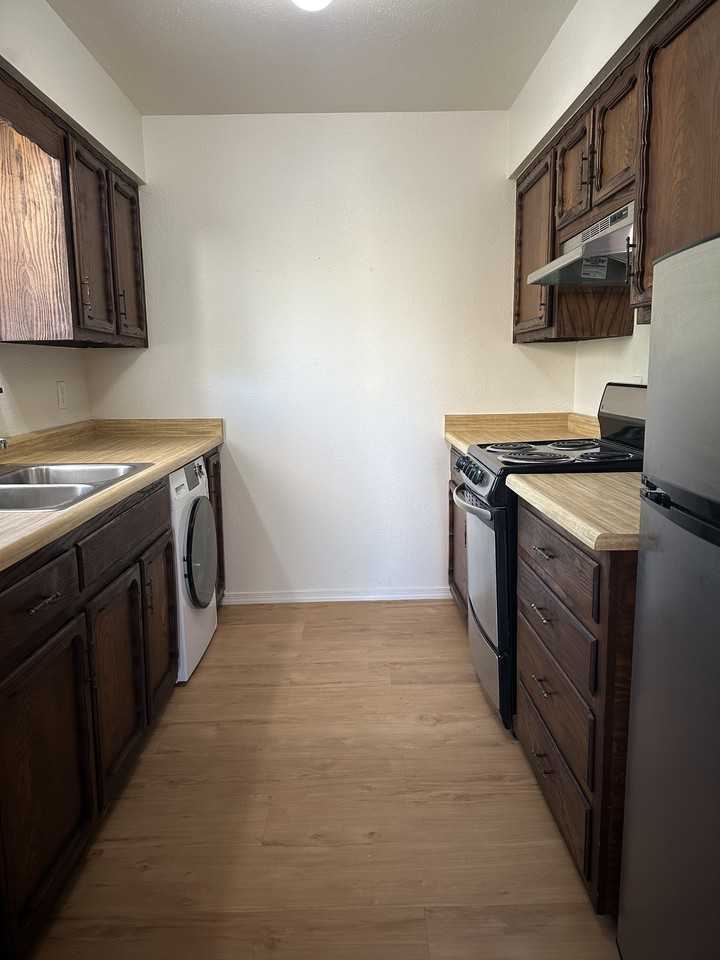2720 Galisteo Ct #NA - Photo 4 of 14