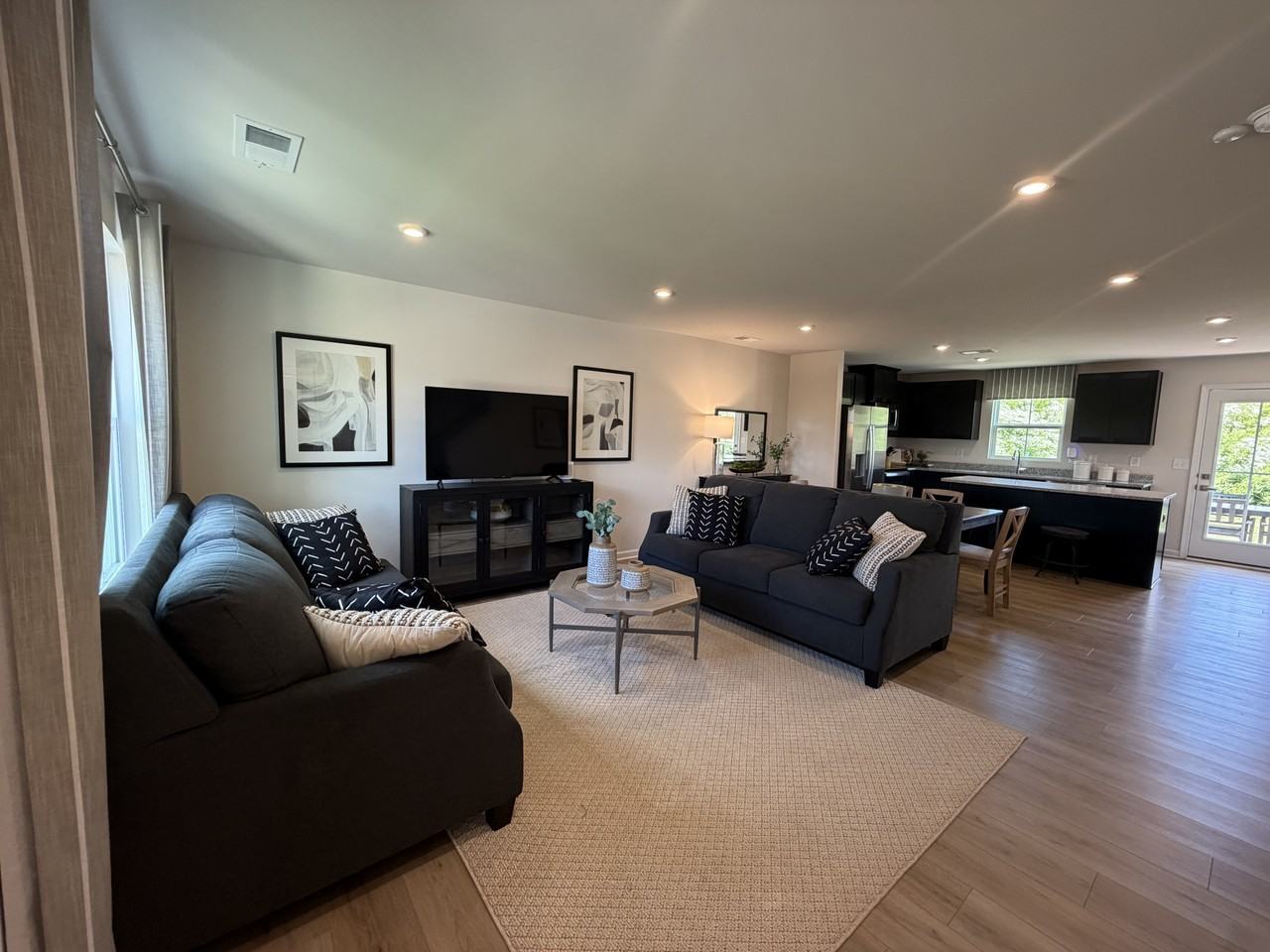 1180 Crossing Ct #NA - Photo 4 of 41