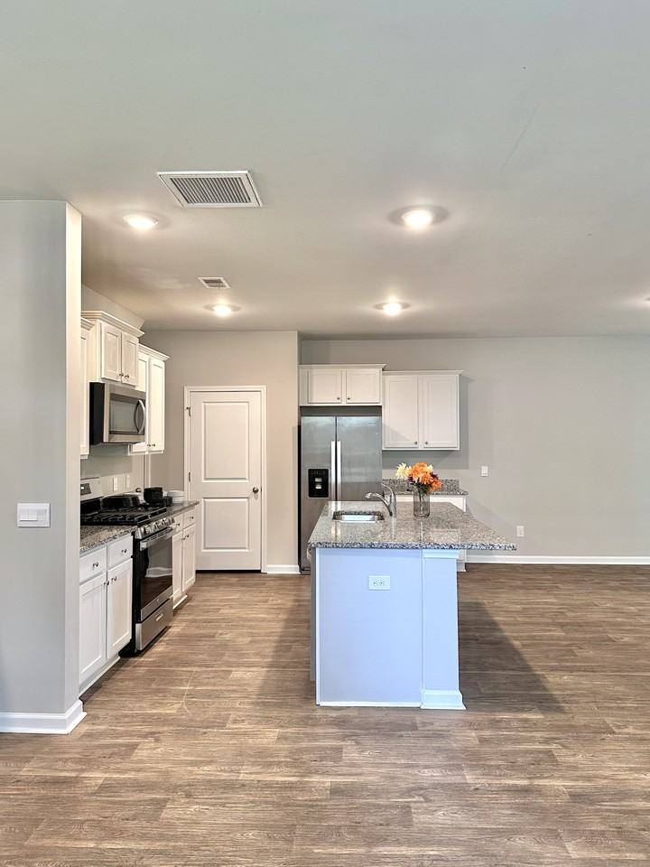 861 Kirby Ct #NA - Photo 3 of 18