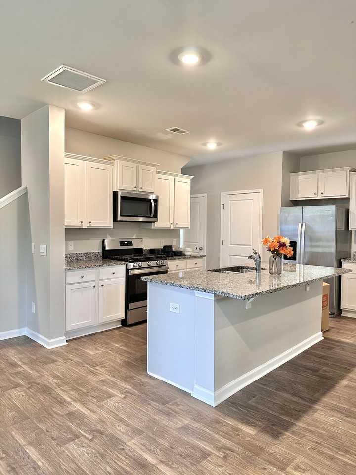 861 Kirby Ct #NA - Photo 4 of 18