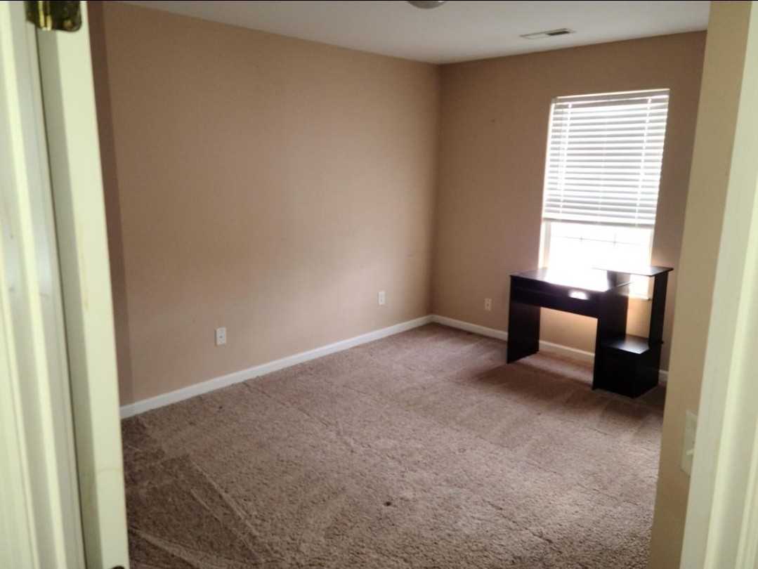 904 Glendower Way #904 - Photo 2 of 6