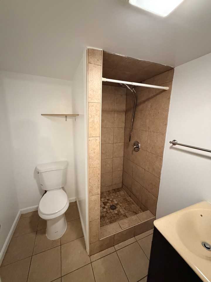 231 Franklin St #1 - Photo 7 of 8