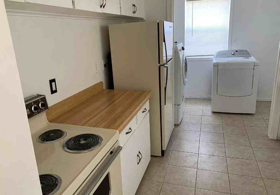 1432 S Hickory Ave #NA - Photo 5 of 6