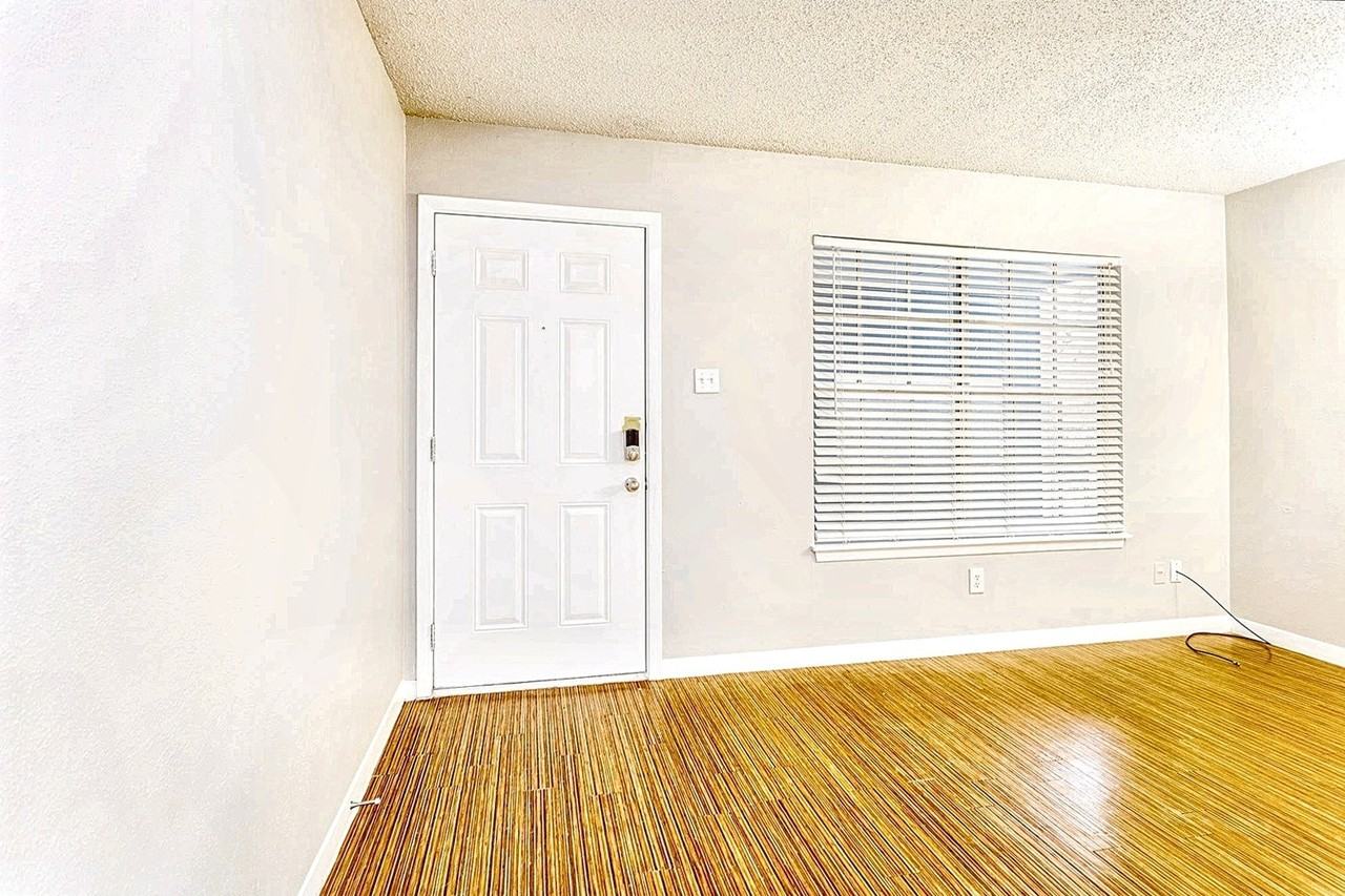 4007 Avenue C #104 - Photo 7 of 16