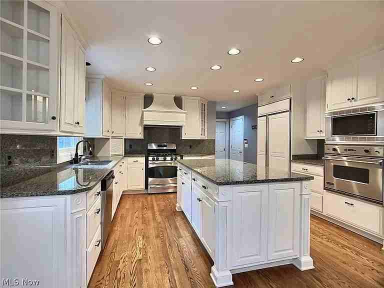 10 Wenden Ct #NA - Photo 6 of 18