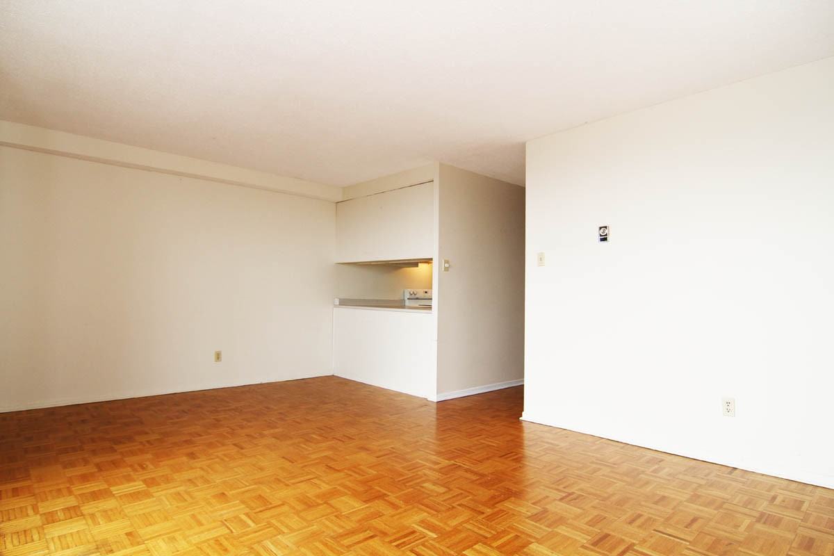 1380 Prince of Wales Drive #PH4 - Photo 3 of 9