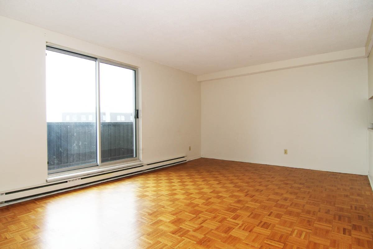 1380 Prince of Wales Drive #PH4 - Photo 5 of 9