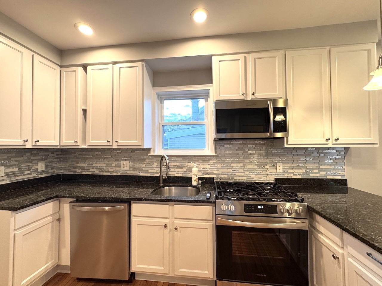 7 Pinckney Pl #2 - Photo 2 of 15
