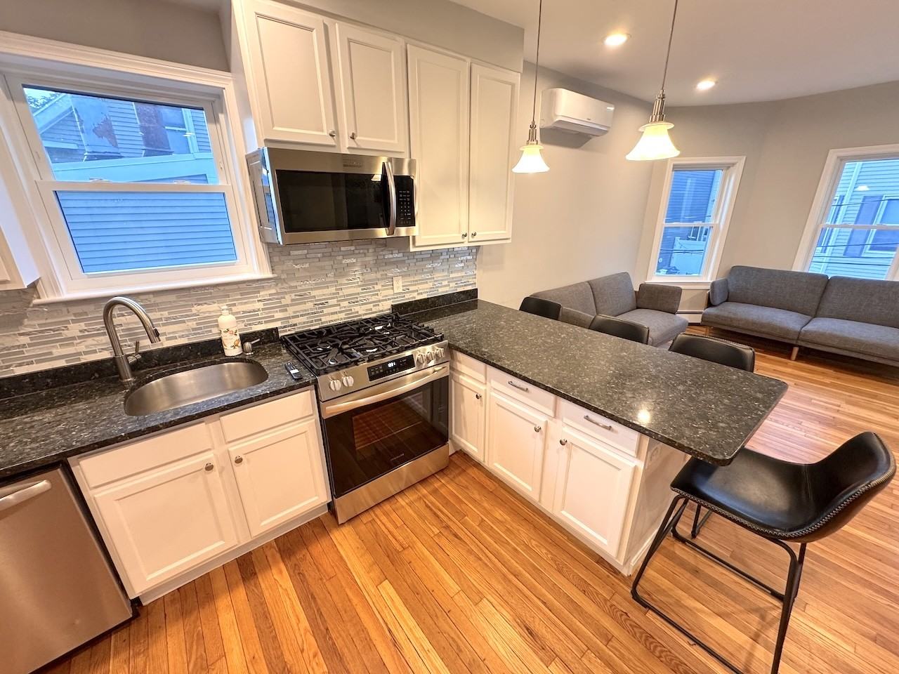 7 Pinckney Pl #2 - Photo 3 of 15