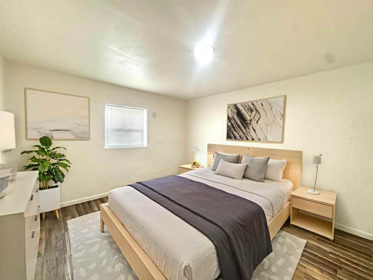 Westside Bungalows - Photo 4 of 7