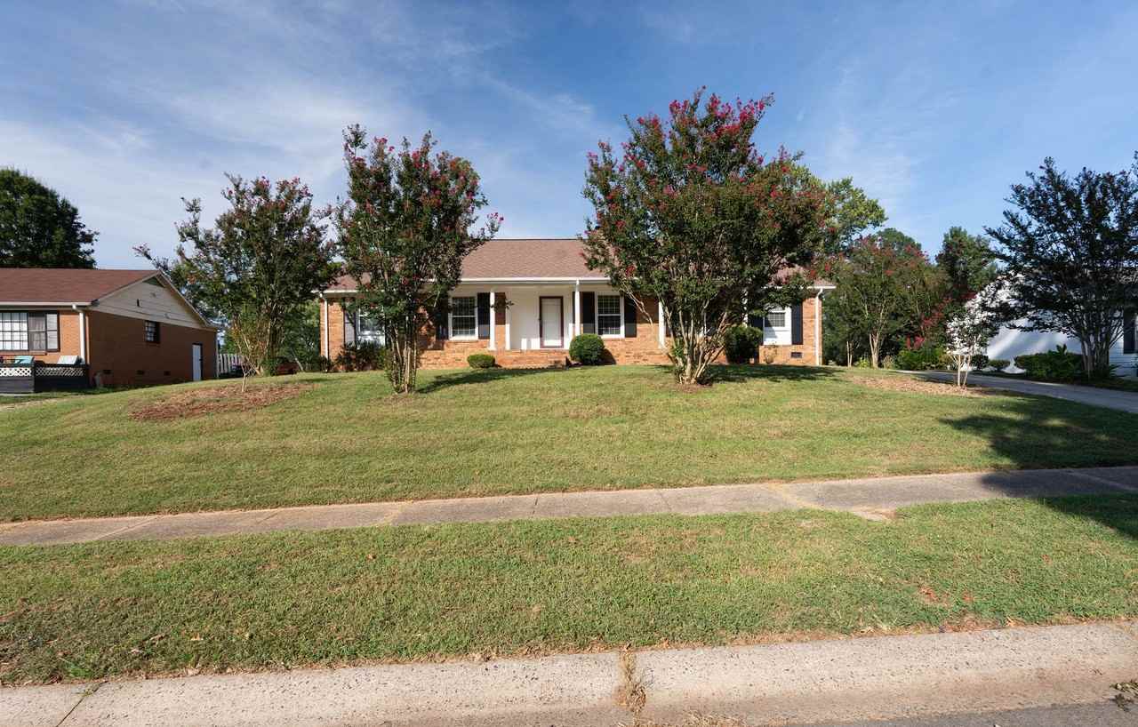 7327 Meadowdale Ln