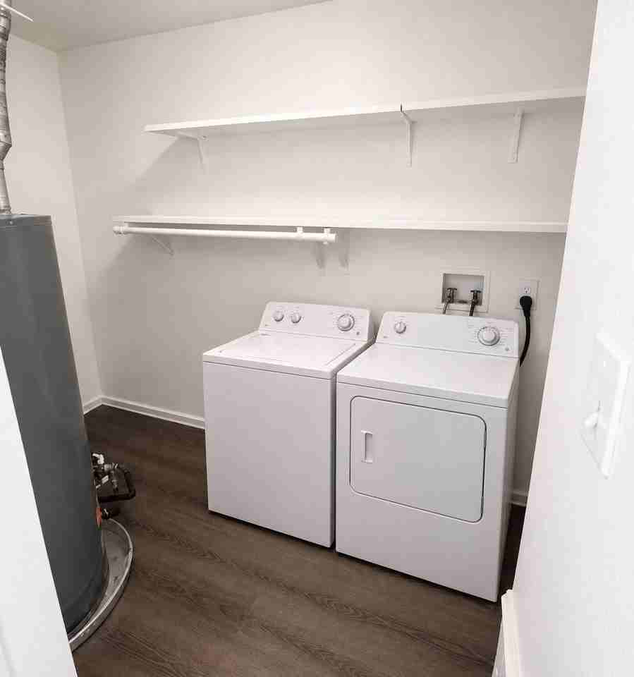 1939 Doris Ave - Photo 4 of 8