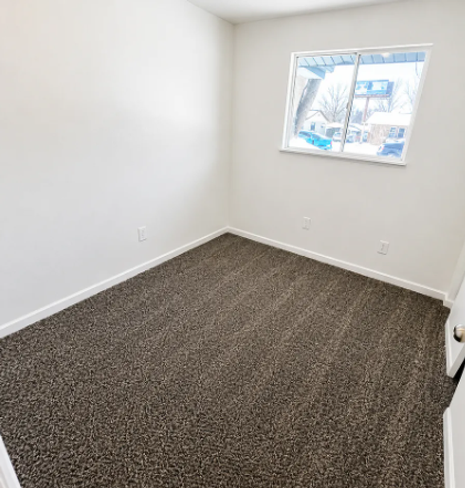 1939 Doris Ave - Photo 7 of 8