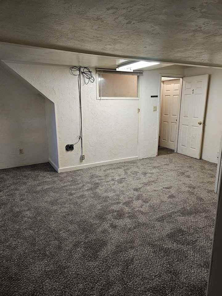 110 7th St #7 - Photo 2 of 9