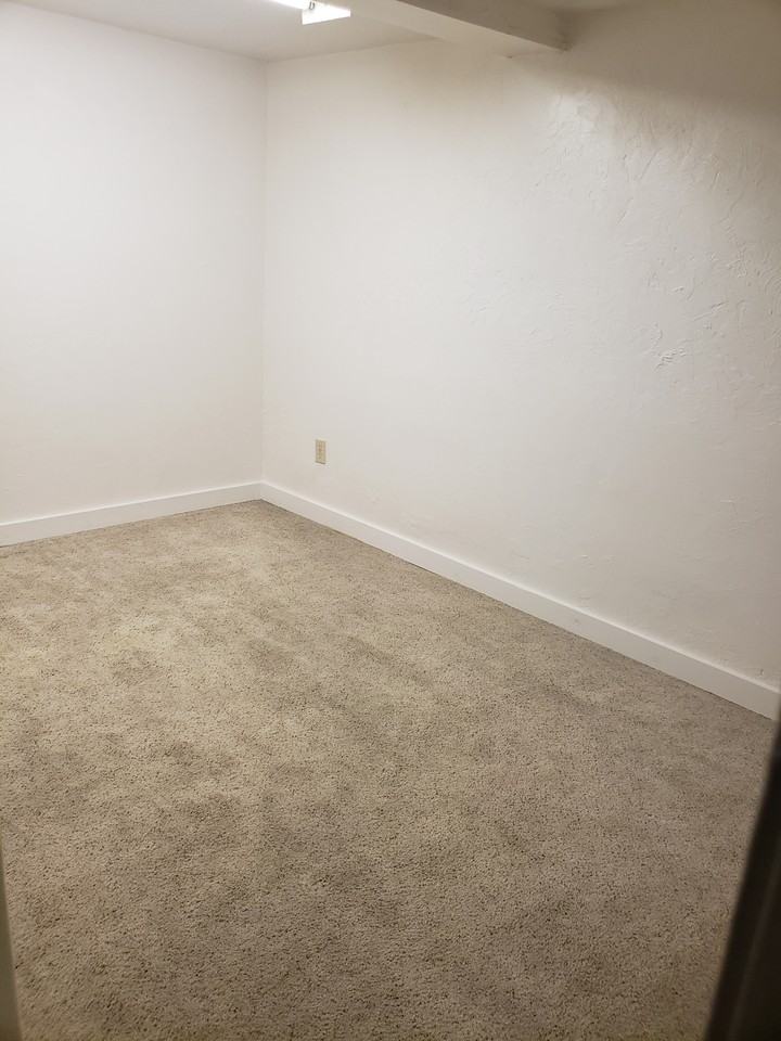 110 7th St #7 - Photo 6 of 9