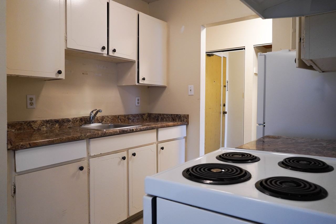 1010 6th Avenue - Photo 5 of 7