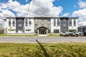 featured image of 979 North Russell Road