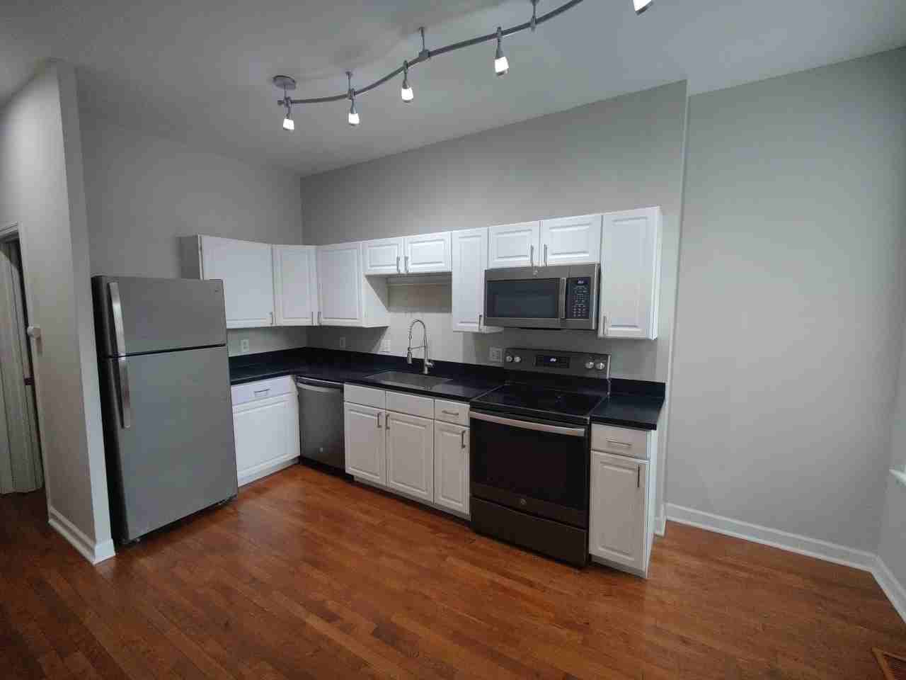 3867 Botanical Ave