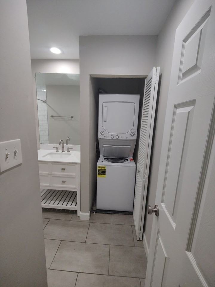 3867 Botanical Ave - Photo 3 of 10