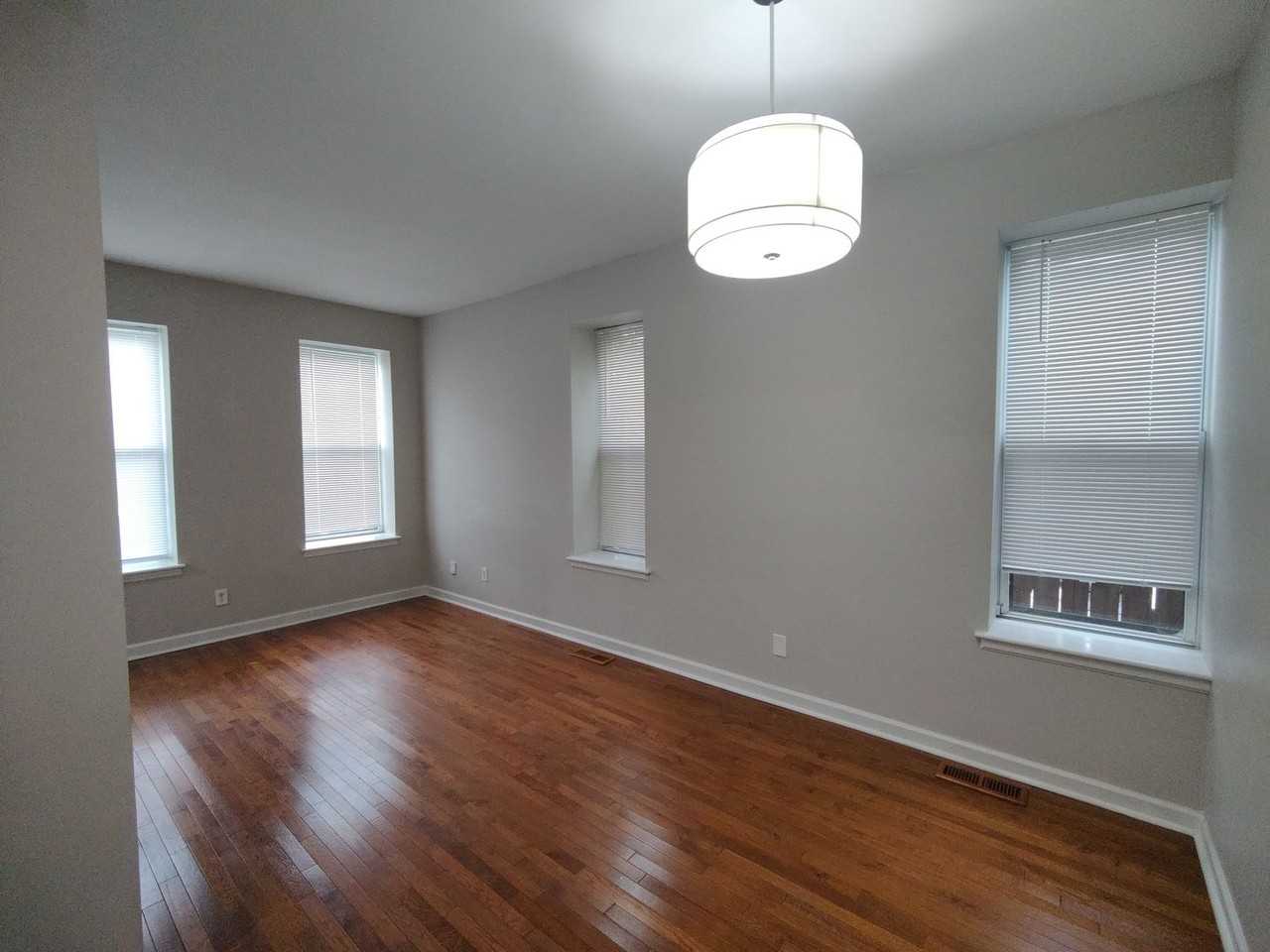 3867 Botanical Ave - Photo 7 of 10