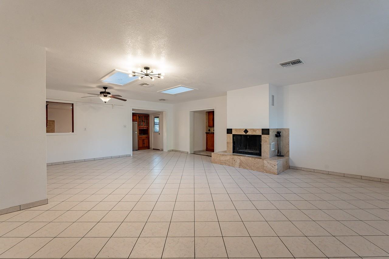 17410 North 16th Avenue - Photo 3 of 33