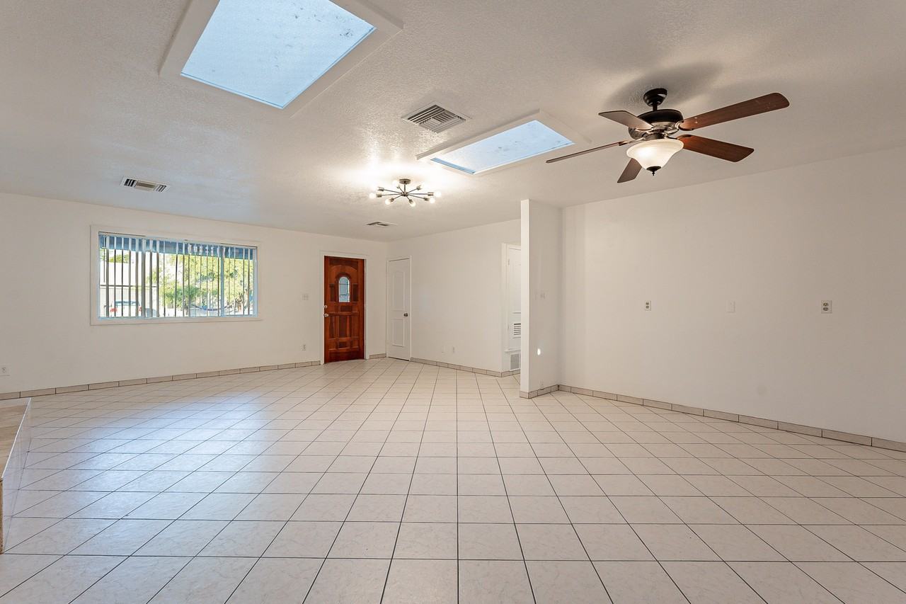 17410 North 16th Avenue - Photo 6 of 33